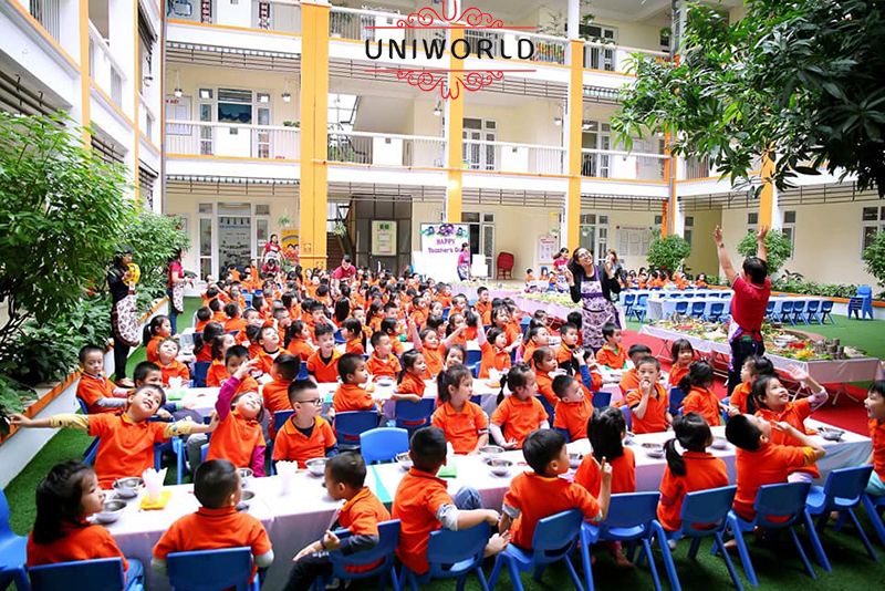 Đồng phục trường mầm non 10-10