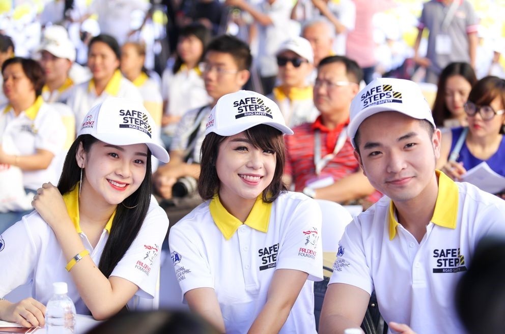 Mũ đồng phục công ty Prudential