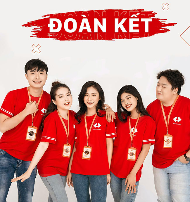 Áo đồng phục màu đỏ techcombank