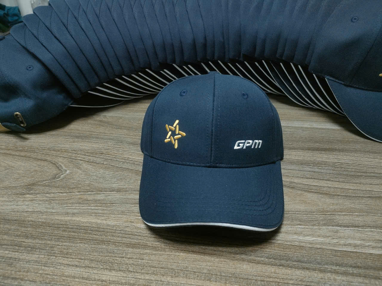 Mũ Lưỡi Trai & Sự Kiện