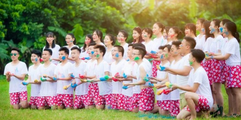 UniWorld thiết kế áo đồng phục theo yêu cầu của khách hàng
